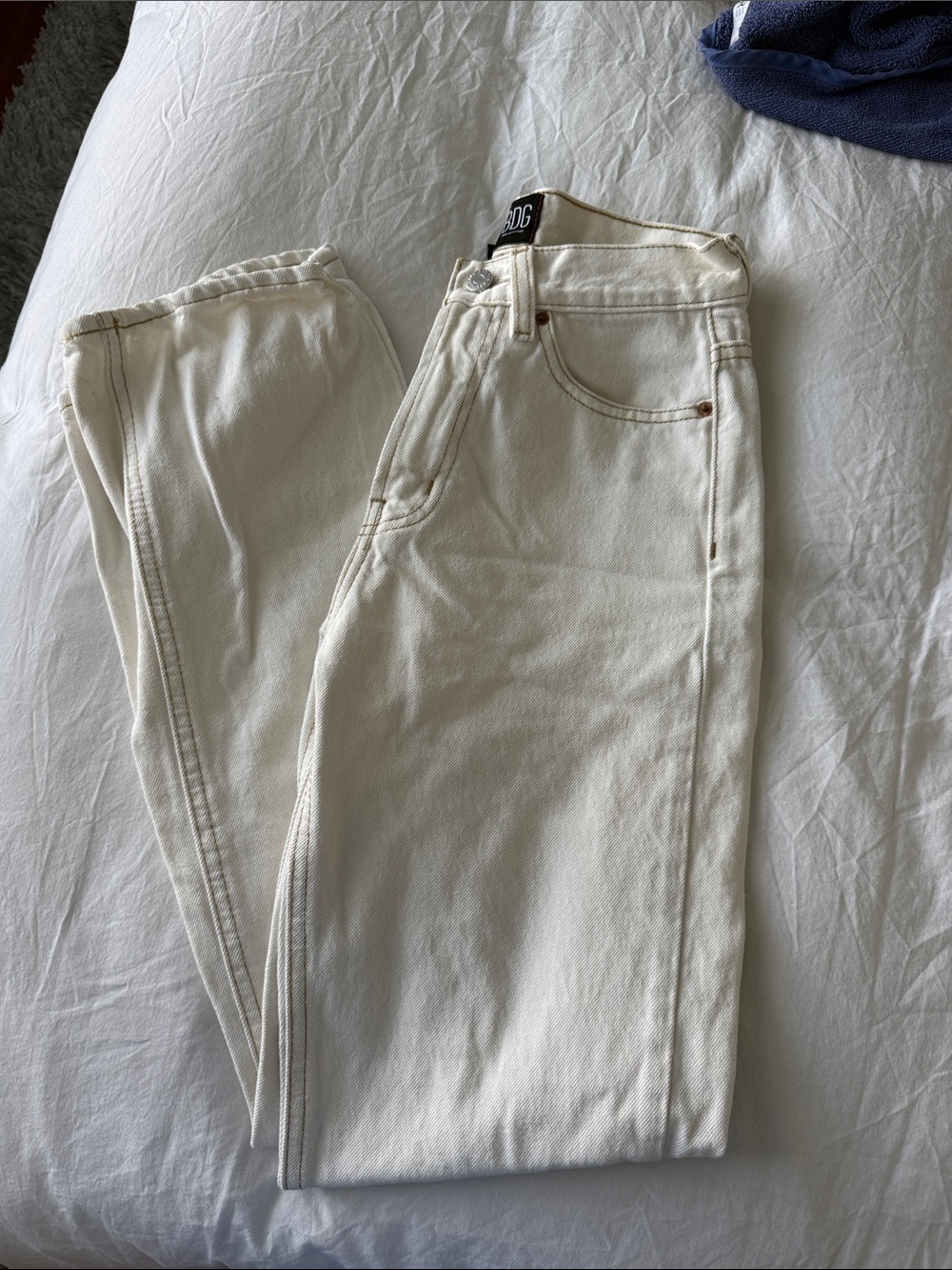 BDG Cowboy Straight Leg Jeans in Cream Off-White size 25